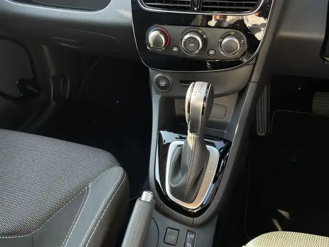 ルノー ルーテシア リミテッド 長野県 2019(令1)年 1.7万km 青 ６０台限定車/フォーカルスピーカー/ＴＶ/バックカメラ/ＥＴＣ/社外ナビ/純正１６インチＡＷ/クルーズコントロール/カードキー/パークセンサー/アイドリングストップ/純正ドアバイザー/ＵＳＢ/保証書・取説・スペアキー
