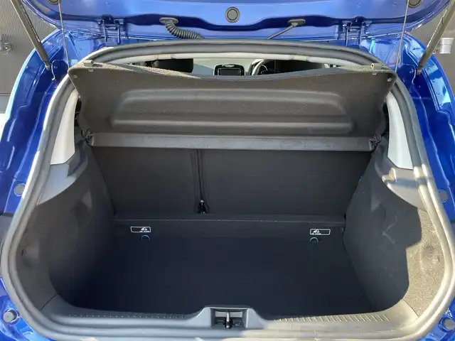 ルノー ルーテシア リミテッド 長野県 2019(令1)年 1.7万km 青 ６０台限定車/フォーカルスピーカー/ＴＶ/バックカメラ/ＥＴＣ/社外ナビ/純正１６インチＡＷ/クルーズコントロール/カードキー/パークセンサー/アイドリングストップ/純正ドアバイザー/ＵＳＢ/保証書・取説・スペアキー