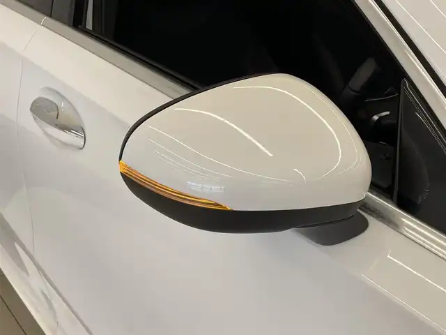 メルセデス・ベンツ Ａ１８０ スタイル AMGライン 岡山県 2018(平30)年 2.5万km ポーラホワイト 純正ナビ/Rカメラ/USB/フルセグTV/ACC/インテリジェントライトシステム/アクティブレーンキーピング/アクティブブレーキ/アテンションアシスト/BSA/レーンチェンジアシスト/ロケイターライティング/オートライト/AHB/ドラレコ（F）/シートヒーター（D/N）