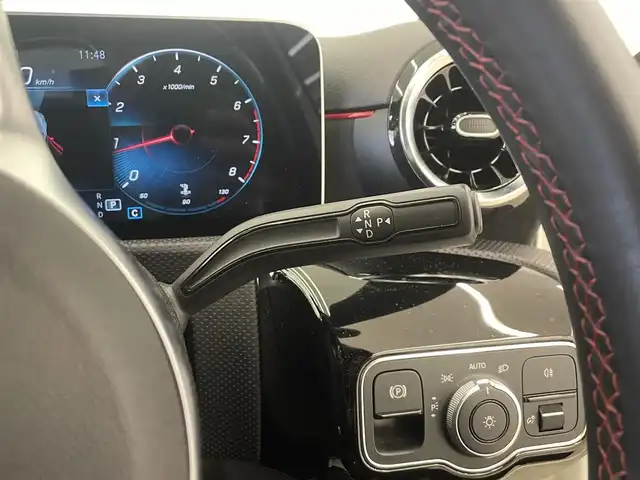 メルセデス・ベンツ Ａ１８０ スタイル AMGライン 岡山県 2018(平30)年 2.5万km ポーラホワイト 純正ナビ/Rカメラ/USB/フルセグTV/ACC/インテリジェントライトシステム/アクティブレーンキーピング/アクティブブレーキ/アテンションアシスト/BSA/レーンチェンジアシスト/ロケイターライティング/オートライト/AHB/ドラレコ（F）/シートヒーター（D/N）