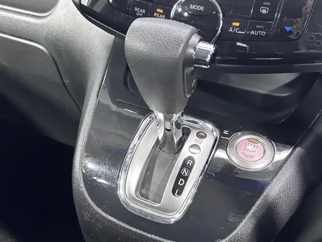 日産 セレナ ハイウェイスター Sハイブリッド 大阪府 2012(平24)年 6.1万km ブリリアントホワイトパール 純正ナビTV バックカメラ 両側パワースライドドア クルーズコントロール スマートキー プッシュスタート リアオートエアコン オートライト ETC 盗難防止装置