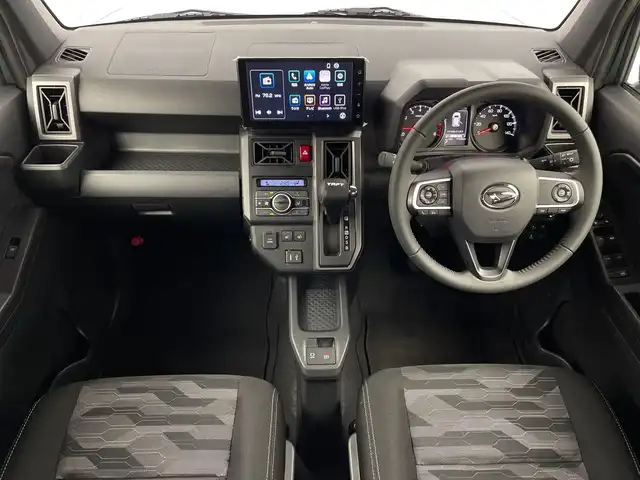 ダイハツ タフト G クロムベンチャー 鹿児島県 2025(令7)年 1万km レイクブルーメタリック ワンオーナー/スマートアシストIII/純正9型ディスプレイオーディオ/（フルセグ/Bluetooth/AM/FM）/AppleCarPlay/Android Auto/アイドリングストップ/スペアキー/ビルトインETC/バックカメラ/前方ドラレコーダー/純正フロアマット/両側パワースライドドア/純正15インチAW/前後コーナーセンサー/レーンキープアシスト/レーダークルーズコントロール/革巻ステアリング/オートホールド