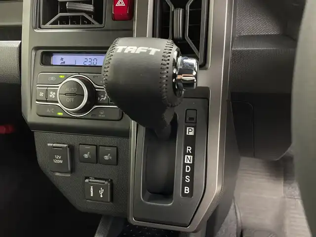 ダイハツ タフト G クロムベンチャー 鹿児島県 2025(令7)年 1万km レイクブルーメタリック ワンオーナー/スマートアシストIII/純正9型ディスプレイオーディオ/（フルセグ/Bluetooth/AM/FM）/AppleCarPlay/Android Auto/アイドリングストップ/スペアキー/ビルトインETC/バックカメラ/前方ドラレコーダー/純正フロアマット/両側パワースライドドア/純正15インチAW/前後コーナーセンサー/レーンキープアシスト/レーダークルーズコントロール/革巻ステアリング/オートホールド