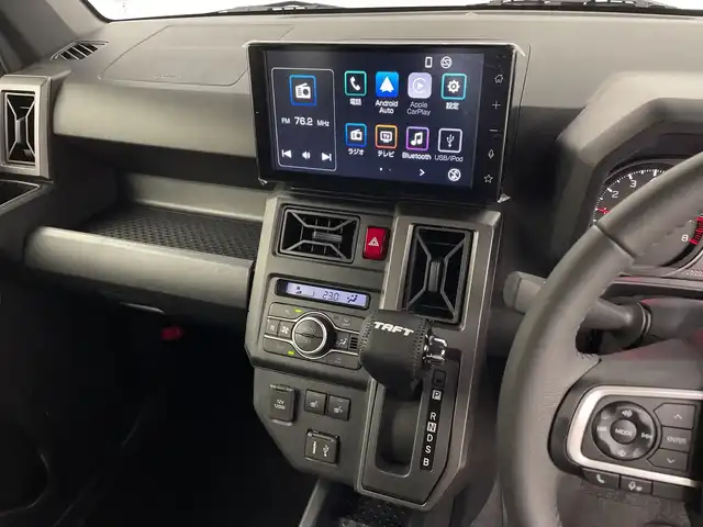 ダイハツ タフト G クロムベンチャー 鹿児島県 2025(令7)年 1万km レイクブルーメタリック ワンオーナー/スマートアシストIII/純正9型ディスプレイオーディオ/（フルセグ/Bluetooth/AM/FM）/AppleCarPlay/Android Auto/アイドリングストップ/スペアキー/ビルトインETC/バックカメラ/前方ドラレコーダー/純正フロアマット/両側パワースライドドア/純正15インチAW/前後コーナーセンサー/レーンキープアシスト/レーダークルーズコントロール/革巻ステアリング/オートホールド