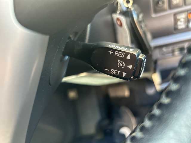 トヨタ ヴォクシー ハイブリッド V 埼玉県 2015(平27)年 14.4万km ブラック (株)IDOMが運営する【じしゃロン熊谷店】の自社ローン対象車両になります。こちらは現金ご利用時の価格です。自社ローンご希望の方は別途その旨お申付け下さい。/純正9インチSDナビ　NSZT-Y64T/（フルセグ/BT/DVD/CD/AM/FM)/バックカメラ/ステアリングスイッチ/ETC/両側パワースライドドア/コーナーセンサー/LEDヘッドライト/オートライト/スマートキー/クルーズコントロール/車載用ワイヤレス充電器/プッシュスタート/電動格納ミラー/純正15インチアルミホイール/ウォークスルー/フォグランプ