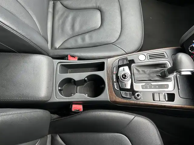 アウディ Ａ４ アバント 2．0 TFSI 福島県 2013(平25)年 7万km 黒 純正ナビゲーション/・フルセグTV/SD/BT/CD/DVD/FM/AM/・バックカメラ/・前後ドライブレコーダー/ビルトインETC/レザーシート/・D+N席パワーシート/・D+N席シートヒーター/革張りステアリング/・ステアリングスイッチ/シガーライター/電子パーキング/コーナーセンサー/アイドリングストップ/横滑り防止装置/プッシュスタート/・スマートキー/電動格納ミラー/・ウィンカーミラー/LEDヘッドライト/・オートライト/・フォグランプ/フロアマット