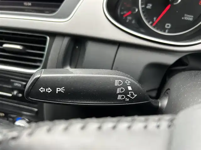 アウディ Ａ４ アバント 2．0 TFSI 福島県 2013(平25)年 7万km 黒 純正ナビゲーション/・フルセグTV/SD/BT/CD/DVD/FM/AM/・バックカメラ/・前後ドライブレコーダー/ビルトインETC/レザーシート/・D+N席パワーシート/・D+N席シートヒーター/革張りステアリング/・ステアリングスイッチ/シガーライター/電子パーキング/コーナーセンサー/アイドリングストップ/横滑り防止装置/プッシュスタート/・スマートキー/電動格納ミラー/・ウィンカーミラー/LEDヘッドライト/・オートライト/・フォグランプ/フロアマット