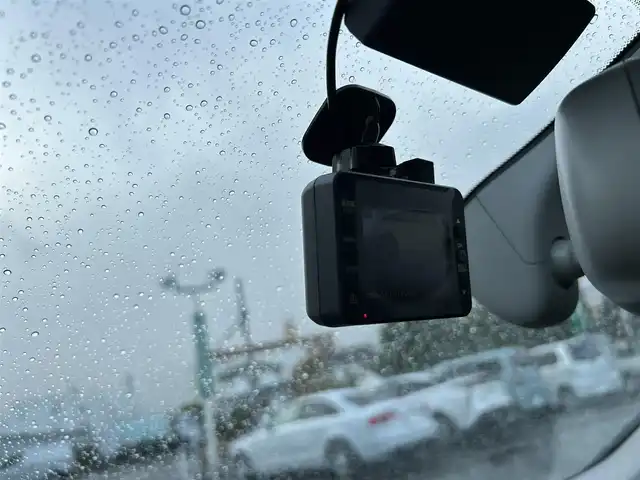 アウディ Ａ４ アバント 2．0 TFSI 福島県 2013(平25)年 7万km 黒 純正ナビゲーション/・フルセグTV/SD/BT/CD/DVD/FM/AM/・バックカメラ/・前後ドライブレコーダー/ビルトインETC/レザーシート/・D+N席パワーシート/・D+N席シートヒーター/革張りステアリング/・ステアリングスイッチ/シガーライター/電子パーキング/コーナーセンサー/アイドリングストップ/横滑り防止装置/プッシュスタート/・スマートキー/電動格納ミラー/・ウィンカーミラー/LEDヘッドライト/・オートライト/・フォグランプ/フロアマット