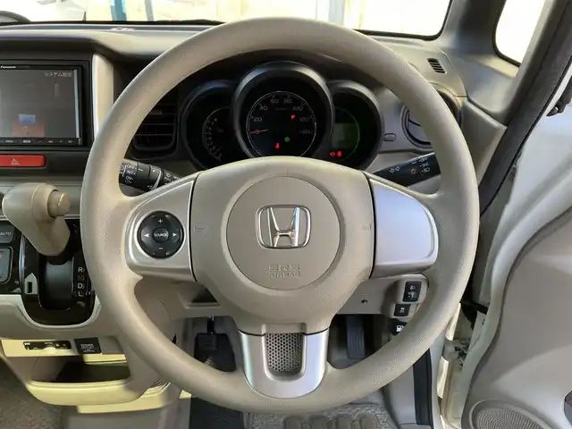 ホンダ Ｎ ＢＯＸ G Lパッケージ 三重県 2016(平28)年 8.8万km プレミアムホワイトパールⅡ ♪ワンオーナー/♪車検 令和9年11月29日迄/社外ナビ/　・ＴＶ/　・ＣＤ/SD再生/　・ラジオ/　・バックカメラ/スマートキー/プッシュスタート/パワースライドドア/ビルトインETC/後席サンシェード付き/ステアリングスイッチ/電動格納ミラー/ウィンカーミラー/フロアマット/ライトレベリング/プライバシーガラス/横滑り防止機能