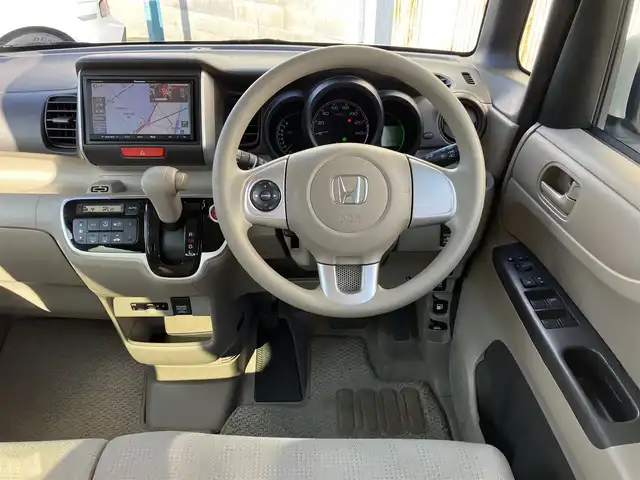 ホンダ Ｎ ＢＯＸ G Lパッケージ 三重県 2016(平28)年 8.8万km プレミアムホワイトパールⅡ ♪ワンオーナー/♪車検 令和9年11月29日迄/社外ナビ/　・ＴＶ/　・ＣＤ/SD再生/　・ラジオ/　・バックカメラ/スマートキー/プッシュスタート/パワースライドドア/ビルトインETC/後席サンシェード付き/ステアリングスイッチ/電動格納ミラー/ウィンカーミラー/フロアマット/ライトレベリング/プライバシーガラス/横滑り防止機能