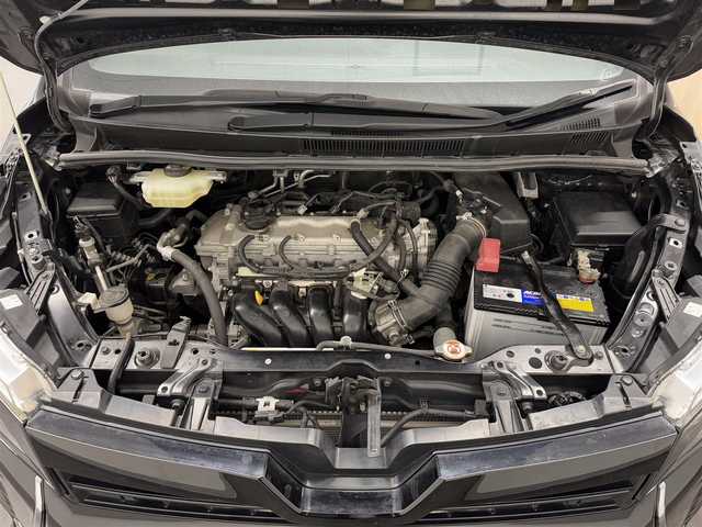 トヨタ ヴォクシー ZS 煌 大阪府 2018(平30)年 5.3万km ブラック ガソリン/FF/MTモード付インパネCVT/純正 10型ナビ NSZN-Z66T/　・（AM/FM/CD/DVD/SD/SDREC/TV/Bluetooth）/バックカメラ/両側パワースライドドア/ETC/Toyota Safety Sense/・プリクラッシュセーフティ［PCS］/・レーンディパーチャーアラート［LDA］/・オートハイビーム［AHB］/・先行車発進告知機能/装備/・クルーズコントロール/・オートライト機能/・LEDヘッドライト/・LEDフロントフォグライト/・後席オートエアコン/・USB充電ジャック/・純正16inAW/・プッシュスタート/・スマートキーシステム