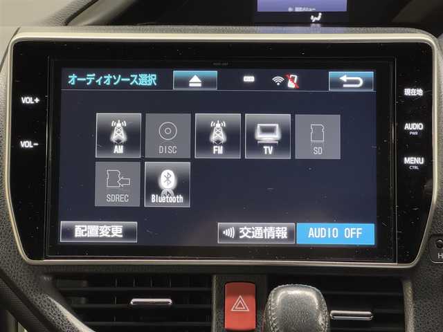 トヨタ ヴォクシー ZS 煌 大阪府 2018(平30)年 5.3万km ブラック ガソリン/FF/MTモード付インパネCVT/純正 10型ナビ NSZN-Z66T/　・（AM/FM/CD/DVD/SD/SDREC/TV/Bluetooth）/バックカメラ/両側パワースライドドア/ETC/Toyota Safety Sense/・プリクラッシュセーフティ［PCS］/・レーンディパーチャーアラート［LDA］/・オートハイビーム［AHB］/・先行車発進告知機能/装備/・クルーズコントロール/・オートライト機能/・LEDヘッドライト/・LEDフロントフォグライト/・後席オートエアコン/・USB充電ジャック/・純正16inAW/・プッシュスタート/・スマートキーシステム