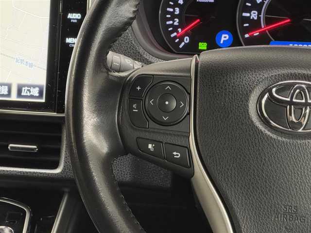 トヨタ ヴォクシー ZS 煌 大阪府 2018(平30)年 5.3万km ブラック ガソリン/FF/MTモード付インパネCVT/純正 10型ナビ NSZN-Z66T/　・（AM/FM/CD/DVD/SD/SDREC/TV/Bluetooth）/バックカメラ/両側パワースライドドア/ETC/Toyota Safety Sense/・プリクラッシュセーフティ［PCS］/・レーンディパーチャーアラート［LDA］/・オートハイビーム［AHB］/・先行車発進告知機能/装備/・クルーズコントロール/・オートライト機能/・LEDヘッドライト/・LEDフロントフォグライト/・後席オートエアコン/・USB充電ジャック/・純正16inAW/・プッシュスタート/・スマートキーシステム