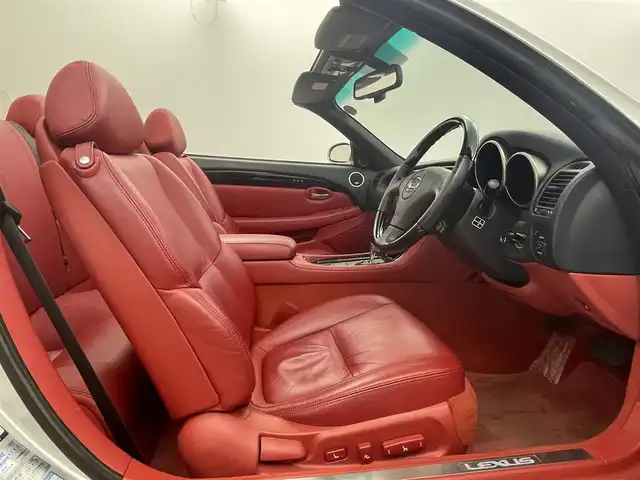 レクサス ＳＣ 430 埼玉県 2006(平18)年 5.4万km コスモシルバー メーカーナビ　マークレビンソンプレミアムサウンド　赤レザーシート ワンオーナー シートヒーター パワーシート シートメモリー キセノンヘッドライト クルーズコントロール AFS ドラレコ