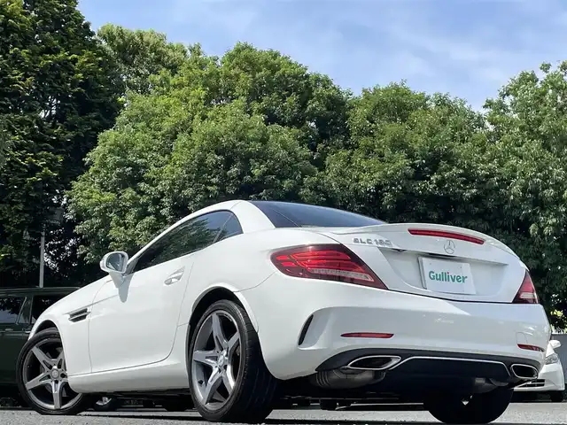 メルセデス・ベンツ ＳＬＣ１８０ スポーツ 東京都 2016(平28)年 2.6万km ポーラホワイト 外部検査済み/レーダーセーフティパッケージ/レッドステッチ入黒本革シート/・パワーシート/シートヒーター（全席）/COMANDシステム/・フルセグTV/DVD/Bluetoothオーディオ/・USBオーディオ/AndroidAuto/Apple CarPlay/バックカメラ/純正18インチAW/ビルトインETC/取扱説明書/保証書/スペアキー1本