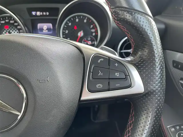 メルセデス・ベンツ ＳＬＣ１８０ スポーツ 東京都 2016(平28)年 2.6万km ポーラホワイト 外部検査済み/レーダーセーフティパッケージ/レッドステッチ入黒本革シート/・パワーシート/シートヒーター（全席）/COMANDシステム/・フルセグTV/DVD/Bluetoothオーディオ/・USBオーディオ/AndroidAuto/Apple CarPlay/バックカメラ/純正18インチAW/ビルトインETC/取扱説明書/保証書/スペアキー1本