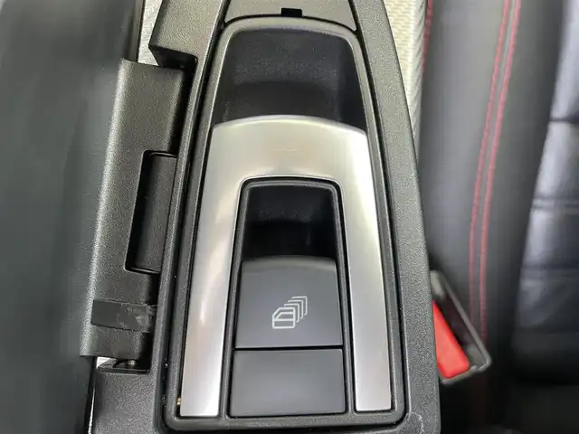 メルセデス・ベンツ ＳＬＣ１８０ スポーツ 東京都 2016(平28)年 2.6万km ポーラホワイト 外部検査済み/レーダーセーフティパッケージ/レッドステッチ入黒本革シート/・パワーシート/シートヒーター（全席）/COMANDシステム/・フルセグTV/DVD/Bluetoothオーディオ/・USBオーディオ/AndroidAuto/Apple CarPlay/バックカメラ/純正18インチAW/ビルトインETC/取扱説明書/保証書/スペアキー1本
