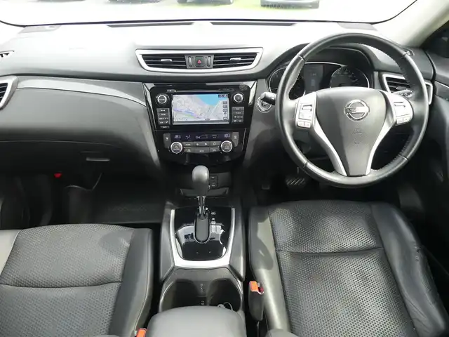 日産 エクストレイル 20X エマージェンシーブレーキ 千葉県 2014(平26)年 4.4万km ブリリアントシルバー 225/65R17/エマージェンシーブレーキ/カブロンシート/前席シートヒーター/純正SDナビ/地デジT/【DVD/CD再生機能　Bluetooth接続】/アラウンドビューモニター/ドライブレコーダー（前後撮影）/革巻きステアリング/ETC/ウインカーミラー/コーナーセンサー/純正17インチアルミホイル/インテリジェントキー