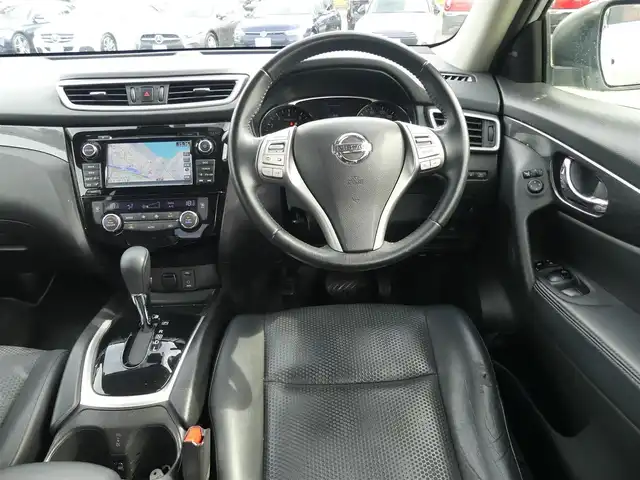 日産 エクストレイル 20X エマージェンシーブレーキ 千葉県 2014(平26)年 4.4万km ブリリアントシルバー 225/65R17/エマージェンシーブレーキ/カブロンシート/前席シートヒーター/純正SDナビ/地デジT/【DVD/CD再生機能　Bluetooth接続】/アラウンドビューモニター/ドライブレコーダー（前後撮影）/革巻きステアリング/ETC/ウインカーミラー/コーナーセンサー/純正17インチアルミホイル/インテリジェントキー