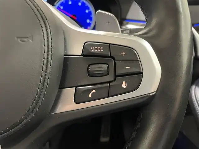 ＢＭＷ ５２３ｄ ツーリング Mスポーツ 熊本県 2018(平30)年 6万km サファイアブラックP ・スマートキー/・プッシュスタート/・パノラマサンルーフ/・インテリジェントセーフティ/・注意喚起アシスタント/・PDC自動起動/・アクティブPDC緊急ブレーキ/・パーキングアシスト/・前席パワーシート/・純正HDDナビ/　【DVD・Bluetooth・USB・MSV・AppleCarPlay】/・harman/kardonサウンドシステム/・フルセグTV/・全方位カメラ/・ETC/・ヘッドアップディスプレイ/・Mperformanceブラックキドニーグリル/・Mperformanceサイドエクステンション・/・Mperformanceスポーツブレーキシステム/・社外リアディフューザー/・LEDヘッドランプ/・LEDフォグランプ/・純正マット