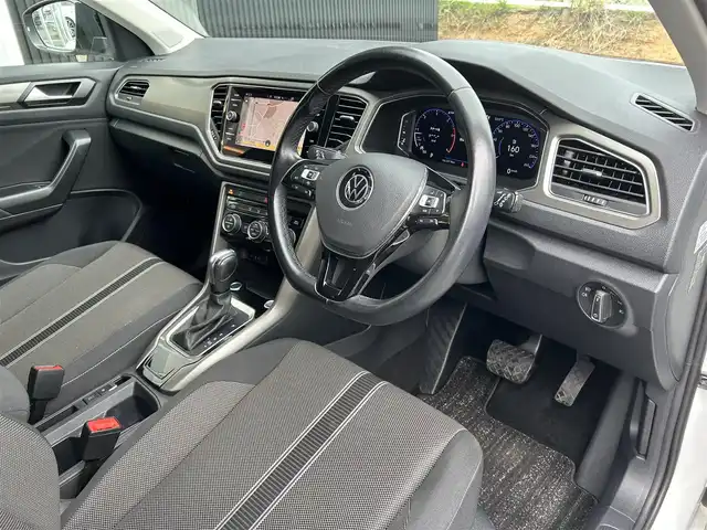 フォルクスワーゲン ＶＷ Ｔ－ロック TDI スタイル デザインPKG 福岡県 2021(令3)年 6.6万km ピュアホワイト 純正ナビ/(BT/USB)/Apple car play/AndroidAuto/Mirror Link/バックカメラ/ETC2.0/ACC/BSM/フロントアシスト/レーンアシスト/オートホールド/革巻きステアリング/パドルシフト/ステアリングスイッチ/LEDヘッドライト/オートライト/フォグライト前後/電動リヤゲート/純正フロアマット/純正17AW