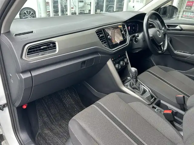フォルクスワーゲン ＶＷ Ｔ－ロック TDI スタイル デザインPKG 福岡県 2021(令3)年 6.6万km ピュアホワイト 純正ナビ/(BT/USB)/Apple car play/AndroidAuto/Mirror Link/バックカメラ/ETC2.0/ACC/BSM/フロントアシスト/レーンアシスト/オートホールド/革巻きステアリング/パドルシフト/ステアリングスイッチ/LEDヘッドライト/オートライト/フォグライト前後/電動リヤゲート/純正フロアマット/純正17AW