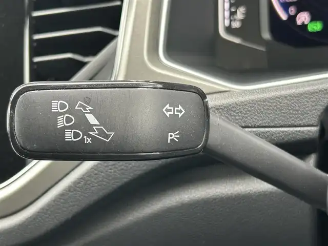 フォルクスワーゲン ＶＷ Ｔ－ロック TDI スタイル デザインPKG 福岡県 2021(令3)年 6.6万km ピュアホワイト 純正ナビ/(BT/USB)/Apple car play/AndroidAuto/Mirror Link/バックカメラ/ETC2.0/ACC/BSM/フロントアシスト/レーンアシスト/オートホールド/革巻きステアリング/パドルシフト/ステアリングスイッチ/LEDヘッドライト/オートライト/フォグライト前後/電動リヤゲート/純正フロアマット/純正17AW