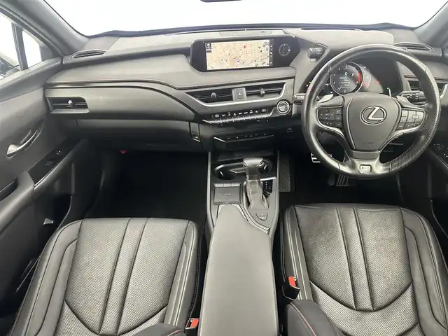 レクサス ＵＸ 200 Fスポーツ 愛知県 2019(令1)年 8.2万km グラファイトブラックガラスフレーク ワンオーナー　/ナビ　/全方位カメラ　/レザーシート　/ＨＵＤ　/ＢＳＭ　/シートヒーター　/パワーシート　/ステアリングヒーター　/パドルシフト　/ドラレコ　/ＥＴＣ２．０　/ＵＳＢ　/ＡＵＸ　/アルミホイール　/カードキー有