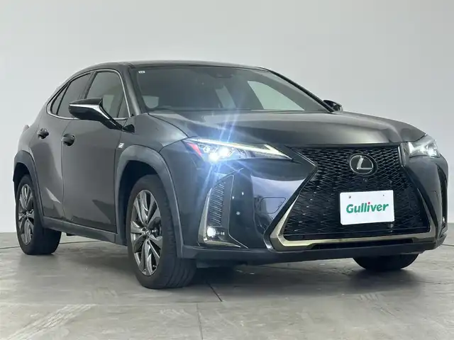 レクサス ＵＸ 200 Fスポーツ 愛知県 2019(令1)年 8.2万km グラファイトブラックガラスフレーク ワンオーナー　/ナビ　/全方位カメラ　/レザーシート　/ＨＵＤ　/ＢＳＭ　/シートヒーター　/パワーシート　/ステアリングヒーター　/パドルシフト　/ドラレコ　/ＥＴＣ２．０　/ＵＳＢ　/ＡＵＸ　/アルミホイール　/カードキー有