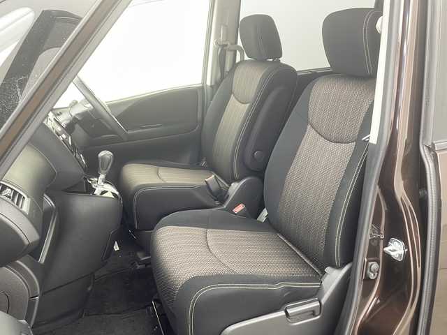 日産 セレナ HWS S HV Vセレ +Sefty Aセーフ 大阪府 2015(平27)年 3.9万km インペリアルアンバーP ・純正ナビ&TV&CD&BT&DVD&SD/・ビルドインETC/・純正フリップダウンモニター/・クルーズコントロール/・全方位カメラ/・前後ドライブレコーダー/・前後コーナーセンサー/・純正16インチアルミホイール/・両側パワースライドドア/・純正フロアマット/・LEDオートライト/・横滑り防止装置/・盗難防止装置/・エマージェンシーブレーキ/・アイドリングストップ/・スマートキー/・プッシュスタート