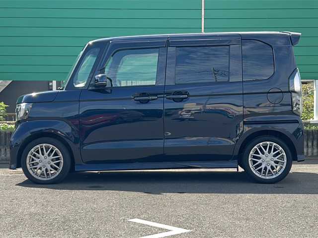 ホンダ Ｎ ＢＯＸ カスタム L ターボ 茨城県 2022(令4)年 1.6万km ミッドナイトブルービームM 純正8インチナビ（Bluetooth接続/AM/FM/USB/AndroidAuto/フルセグTV/CD/DVD）/バックカメラ/スマートキー/クルーズコントロール/両側パワースライドドア/前後ドライブレコーダー/前後コーナーセンサー/レーンキープアシスト/純正フロアマット/横滑り防止装置/衝突被害軽減システム/オートライト