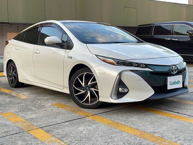 トヨタ プリウス ＰＨＶ S 広島県 2017(平29)年 12万km ホワイトパールクリスタルシャイン 禁煙/純正９型ナビ（NSZT-Y66T）/バックカメラ/前後ドラレコ/ステアヒーター/シートヒーター前席/シートカバー/ルーフ太陽光パネル/スマートキー
