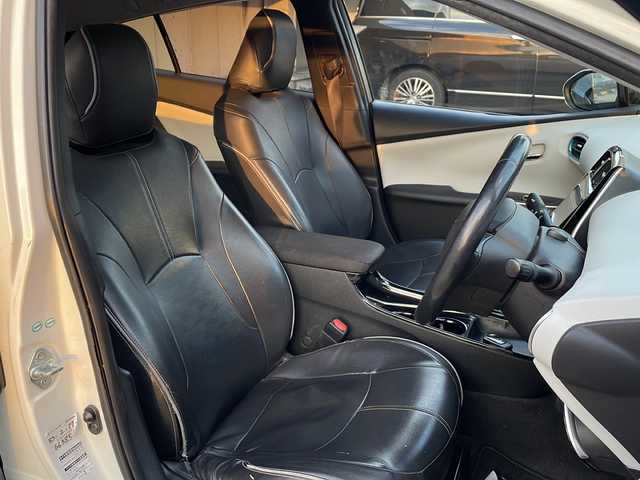 トヨタ プリウス ＰＨＶ S 広島県 2017(平29)年 12万km ホワイトパールクリスタルシャイン 禁煙/純正９型ナビ（NSZT-Y66T）/バックカメラ/前後ドラレコ/ステアヒーター/シートヒーター前席/シートカバー/ルーフ太陽光パネル/スマートキー