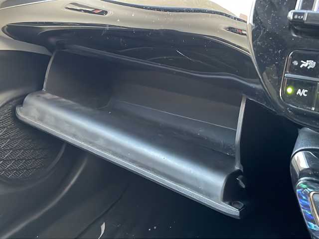 トヨタ プリウス ＰＨＶ S 広島県 2017(平29)年 12万km ホワイトパールクリスタルシャイン 禁煙/純正９型ナビ（NSZT-Y66T）/バックカメラ/前後ドラレコ/ステアヒーター/シートヒーター前席/シートカバー/ルーフ太陽光パネル/スマートキー