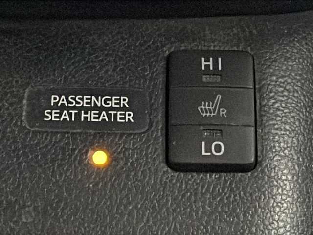 トヨタ プリウス ＰＨＶ S 広島県 2017(平29)年 12万km ホワイトパールクリスタルシャイン 禁煙/純正９型ナビ（NSZT-Y66T）/バックカメラ/前後ドラレコ/ステアヒーター/シートヒーター前席/シートカバー/ルーフ太陽光パネル/スマートキー