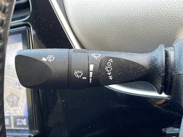 トヨタ プリウス ＰＨＶ S 広島県 2017(平29)年 12万km ホワイトパールクリスタルシャイン 禁煙/純正９型ナビ（NSZT-Y66T）/バックカメラ/前後ドラレコ/ステアヒーター/シートヒーター前席/シートカバー/ルーフ太陽光パネル/スマートキー