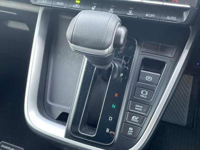 トヨタ ノア ハイブリッド S－Z 宮城県 2024(令6)年 3.5万km スパークリングブラックパールクリスタルシャイン ワンオーナー/快適利便パッケージ/モデリスタフルエアロ/純正ナビ/ＣＤ／ＤＶＤ／ＦＭ／ＡＭ／Ｂｌｕｅｔｏｏｔｈ／ＵＳＢ/Ｍｉｒａｃａｓｔ/レーダークルーズコントロール/ブラインドスポットモニター/ヘッドアップディスプレイ/ブレーキホールド/横滑り防止装置/オートハイビーム/ハンドルヒーター/nanoe-X/デジタルインナーミラー/純正フリップダウンモニター/純正ドラレコ前後/純正フロアマット/前席シートヒーター/パワーバックドア/ETC2.0