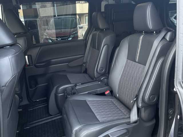 トヨタ ノア ハイブリッド S－Z 宮城県 2024(令6)年 3.5万km スパークリングブラックパールクリスタルシャイン ワンオーナー/快適利便パッケージ/モデリスタフルエアロ/純正ナビ/ＣＤ／ＤＶＤ／ＦＭ／ＡＭ／Ｂｌｕｅｔｏｏｔｈ／ＵＳＢ/Ｍｉｒａｃａｓｔ/レーダークルーズコントロール/ブラインドスポットモニター/ヘッドアップディスプレイ/ブレーキホールド/横滑り防止装置/オートハイビーム/ハンドルヒーター/nanoe-X/デジタルインナーミラー/純正フリップダウンモニター/純正ドラレコ前後/純正フロアマット/前席シートヒーター/パワーバックドア/ETC2.0