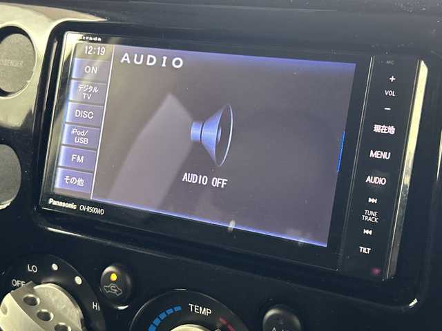 トヨタ ＦＪクルーザー ブラックカラーパッケージ 熊本県 2014(平26)年 5.3万km ブラック/ホワイト 社外ナビ（CN-R500WD）/・AM/FM/CD/DVD/BT/USB/iPod/VTR/フルセグTV/バックカメラ/クルーズコントロール/クリアランスソナー/横滑り防止装置/キセノンヘッドライト/フォグランプ/ヘッドライトレベライザー/ETC/純正フロアマット/社外１７インチアルミホイール/リモコンキー/ドアバイザー