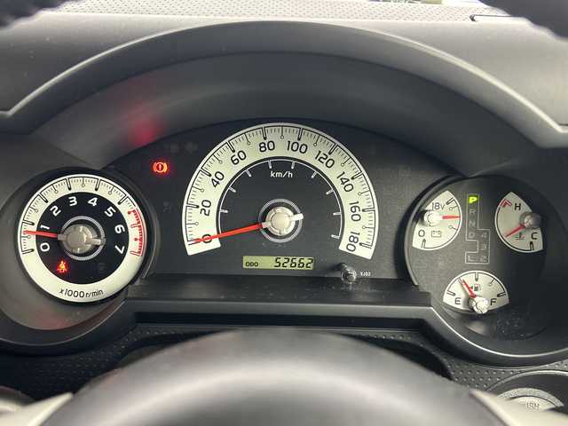 トヨタ ＦＪクルーザー ブラックカラーパッケージ 熊本県 2014(平26)年 5.3万km ブラック/ホワイト 社外ナビ（CN-R500WD）/・AM/FM/CD/DVD/BT/USB/iPod/VTR/フルセグTV/バックカメラ/クルーズコントロール/クリアランスソナー/横滑り防止装置/キセノンヘッドライト/フォグランプ/ヘッドライトレベライザー/ETC/純正フロアマット/社外１７インチアルミホイール/リモコンキー/ドアバイザー