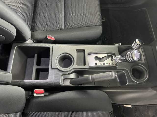 トヨタ ＦＪクルーザー ブラックカラーパッケージ 熊本県 2014(平26)年 5.3万km ブラック/ホワイト 社外ナビ（CN-R500WD）/・AM/FM/CD/DVD/BT/USB/iPod/VTR/フルセグTV/バックカメラ/クルーズコントロール/クリアランスソナー/横滑り防止装置/キセノンヘッドライト/フォグランプ/ヘッドライトレベライザー/ETC/純正フロアマット/社外１７インチアルミホイール/リモコンキー/ドアバイザー