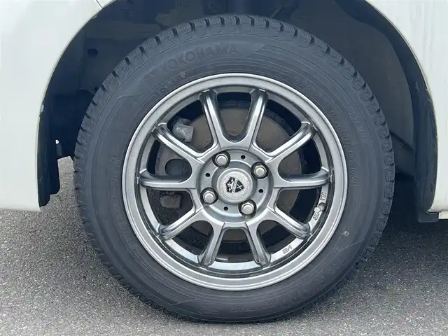 トヨタ パッソ モーダ　S 秋田県 2016(平28)年 5.3万km パールホワイトⅢ ４WD/寒冷地仕様/スマートアシスト２/衝突回避支援ブレーキ/誤発進抑制機能/車線逸脱警報/先行車発進お知らせ機能/アイドリングストップ/横滑り防止装置/運転席シートヒーター/LEDヘッドライト/カロッツェリアオーディオ・CD再生・USB・AUX接続・AMFMチューナー/オートエアコン/フロントベンチシート/ドアミラーウインカー/社外14インチアルミホイール/純正フロアマット/ドアバイザー