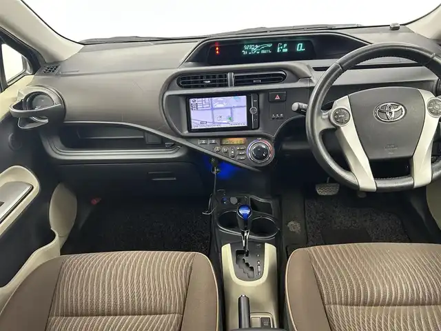 トヨタ アクア G 千葉県 2012(平24)年 10.6万km グレーメタリック 純正７型ナビ（NSZT-W62G）/（AM＆FM＆Bluetooth＆フルセグTV＆CD＆DVD/ＥＴＣ　/エアロパーツ（F・S・R）/禁煙（前オーナー申告）　/ＨＩＤヘッドライト（オートライト付き）/フォグランプ　/電動格納サイドミラー　/１２Ｖシガーソケット　/ステアリングスイッチ　/バックカメラ　/ドアバイザー　/ＥＶモード/ヘッドライトレベライザー/ISOFIX/ECOモード/アイドリングストップ/プッシュスタート/ウィンカーミラー