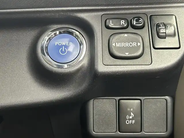 トヨタ アクア G 千葉県 2012(平24)年 10.6万km グレーメタリック 純正７型ナビ（NSZT-W62G）/（AM＆FM＆Bluetooth＆フルセグTV＆CD＆DVD/ＥＴＣ　/エアロパーツ（F・S・R）/禁煙（前オーナー申告）　/ＨＩＤヘッドライト（オートライト付き）/フォグランプ　/電動格納サイドミラー　/１２Ｖシガーソケット　/ステアリングスイッチ　/バックカメラ　/ドアバイザー　/ＥＶモード/ヘッドライトレベライザー/ISOFIX/ECOモード/アイドリングストップ/プッシュスタート/ウィンカーミラー