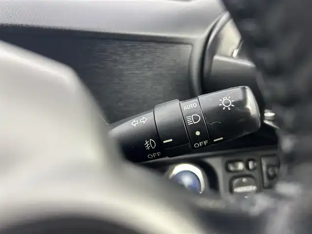 トヨタ アクア G 千葉県 2012(平24)年 10.6万km グレーメタリック 純正７型ナビ（NSZT-W62G）/（AM＆FM＆Bluetooth＆フルセグTV＆CD＆DVD/ＥＴＣ　/エアロパーツ（F・S・R）/禁煙（前オーナー申告）　/ＨＩＤヘッドライト（オートライト付き）/フォグランプ　/電動格納サイドミラー　/１２Ｖシガーソケット　/ステアリングスイッチ　/バックカメラ　/ドアバイザー　/ＥＶモード/ヘッドライトレベライザー/ISOFIX/ECOモード/アイドリングストップ/プッシュスタート/ウィンカーミラー