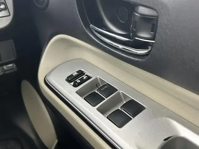 トヨタ アクア G 千葉県 2012(平24)年 10.6万km グレーメタリック 純正７型ナビ（NSZT-W62G）/（AM＆FM＆Bluetooth＆フルセグTV＆CD＆DVD/ＥＴＣ　/エアロパーツ（F・S・R）/禁煙（前オーナー申告）　/ＨＩＤヘッドライト（オートライト付き）/フォグランプ　/電動格納サイドミラー　/１２Ｖシガーソケット　/ステアリングスイッチ　/バックカメラ　/ドアバイザー　/ＥＶモード/ヘッドライトレベライザー/ISOFIX/ECOモード/アイドリングストップ/プッシュスタート/ウィンカーミラー