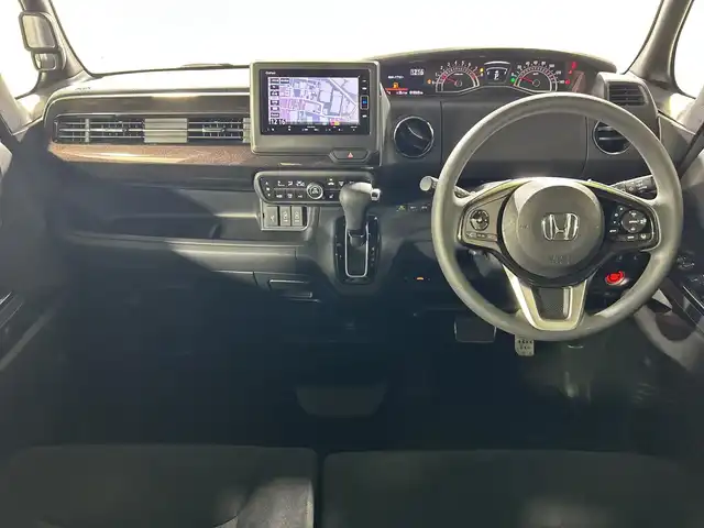 ホンダ Ｎ ＢＯＸ カスタム G L ホンダセンシング 神奈川県 2020(令2)年 1.9万km プレミアムベルベットパープル・パール 純正7型SDナビゲーション【VXM-204VFi】/フルセグ　AM FM iPod　SDMUSICRACK　USB　Bluetooth　AUX　CD DVD/バックカメラ/両側電動スライドドア【サンシェード】/ホンダセンシング/衝突軽減ブレーキ/誤発進抑制機能/後方誤発進抑制機能/歩行者事故低減ステアリング/先行車発進お知らせ機能/アダブティブクルーズコントロール/車線維持支援システム/オートハイビーム/標識認識機能/路外逸脱抑制機能/プラズマクラスター付オートエアコン/前席シートヒーター/ステアリングスイッチ/ビルトインETC/ECON/純正前方ドライブレコーダー/プッシュスタート/スマートキー/LEDヘッドライト/オートライト/純正サイド/リアスポイラー/純正14インチアルミホイール