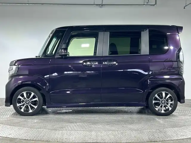 ホンダ Ｎ ＢＯＸ カスタム G L ホンダセンシング 神奈川県 2020(令2)年 1.9万km プレミアムベルベットパープル・パール 純正7型SDナビゲーション【VXM-204VFi】/フルセグ　AM FM iPod　SDMUSICRACK　USB　Bluetooth　AUX　CD DVD/バックカメラ/両側電動スライドドア【サンシェード】/ホンダセンシング/衝突軽減ブレーキ/誤発進抑制機能/後方誤発進抑制機能/歩行者事故低減ステアリング/先行車発進お知らせ機能/アダブティブクルーズコントロール/車線維持支援システム/オートハイビーム/標識認識機能/路外逸脱抑制機能/プラズマクラスター付オートエアコン/前席シートヒーター/ステアリングスイッチ/ビルトインETC/ECON/純正前方ドライブレコーダー/プッシュスタート/スマートキー/LEDヘッドライト/オートライト/純正サイド/リアスポイラー/純正14インチアルミホイール
