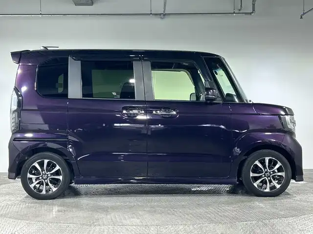 ホンダ Ｎ ＢＯＸ カスタム G L ホンダセンシング 神奈川県 2020(令2)年 1.9万km プレミアムベルベットパープル・パール 純正7型SDナビゲーション【VXM-204VFi】/フルセグ　AM FM iPod　SDMUSICRACK　USB　Bluetooth　AUX　CD DVD/バックカメラ/両側電動スライドドア【サンシェード】/ホンダセンシング/衝突軽減ブレーキ/誤発進抑制機能/後方誤発進抑制機能/歩行者事故低減ステアリング/先行車発進お知らせ機能/アダブティブクルーズコントロール/車線維持支援システム/オートハイビーム/標識認識機能/路外逸脱抑制機能/プラズマクラスター付オートエアコン/前席シートヒーター/ステアリングスイッチ/ビルトインETC/ECON/純正前方ドライブレコーダー/プッシュスタート/スマートキー/LEDヘッドライト/オートライト/純正サイド/リアスポイラー/純正14インチアルミホイール