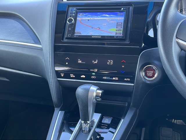 ホンダ シャトル G 青森県 2016(平28)年 11.7万km ティンテッドシルバーM 4WD/社外メモリナビ・ワンセグTV/CD・DVD・SD・AUX/バックカメラ/ワイパーデアイサー/純正エンジンスターター/ETC/電動格納ミラー/横滑り防止装置/スマートキー/プッシュスタート